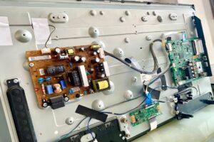 آبخوردگی پنل تلویزیون